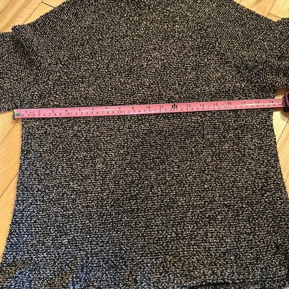 Zara Turtle Neck - Picture 5 of 5